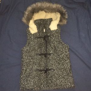 🌟BRAND NEW🌟 Mossimo Fuzzy Vest